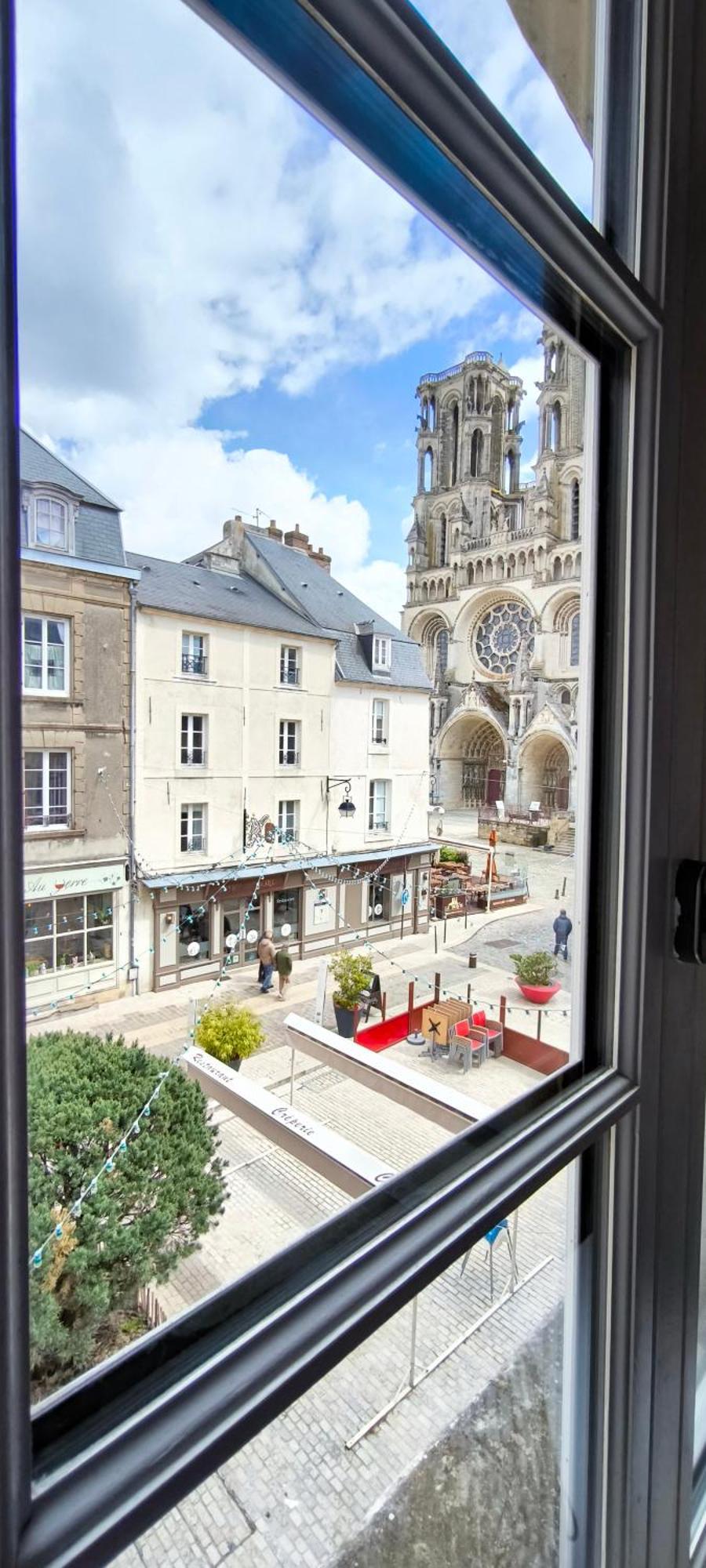 Studio Vue Cathedrale Лан Экстерьер фото